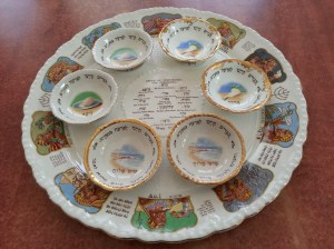 Seder plate with dishes